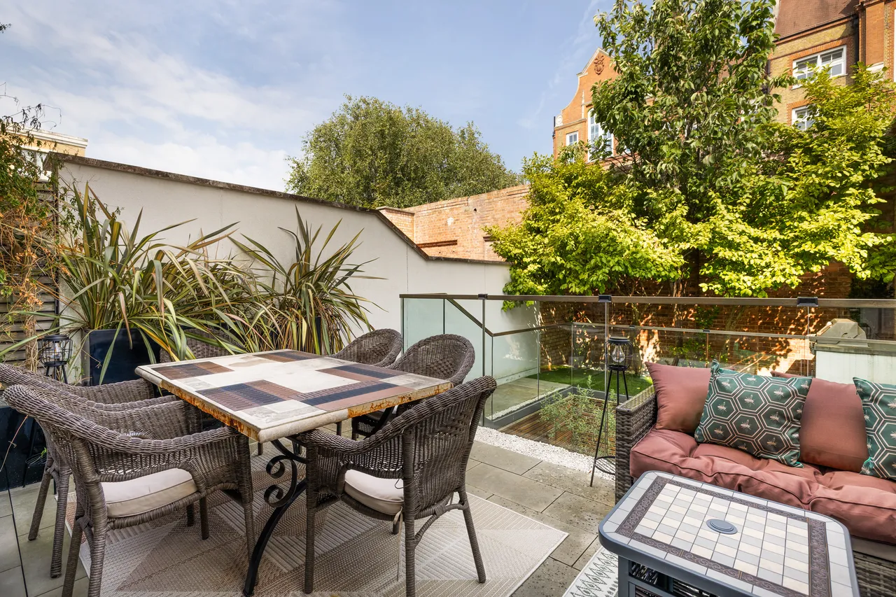 Rainsborough Square, Fulham, South West London, photo 5