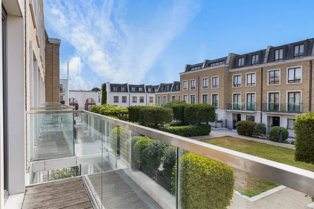 Rainsborough Square, Fulham, South West London, photo 11