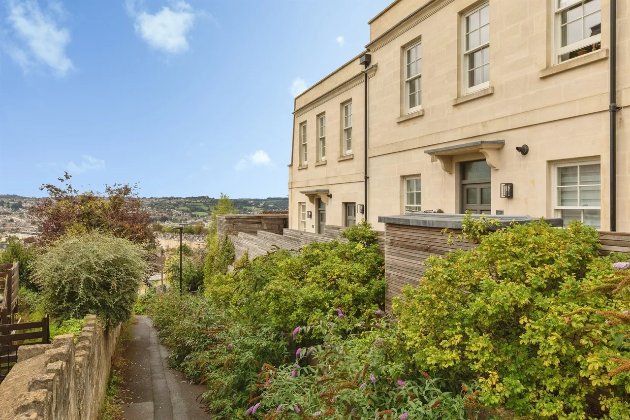 1 bed flat for sale — Hope Place, Bath