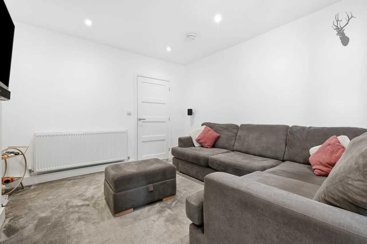 Graylands, Theydon Bois, CM16, photo 7