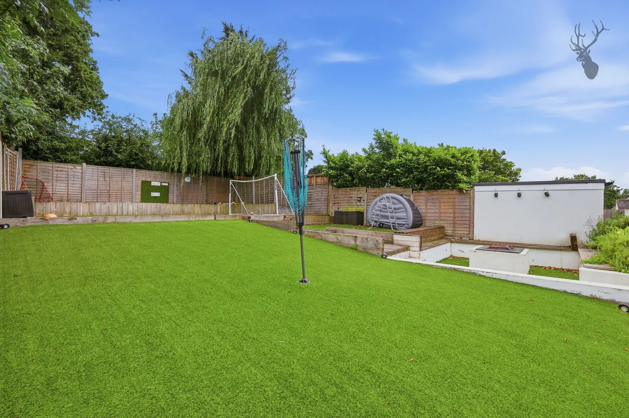 Graylands, Theydon Bois, CM16, photo 24