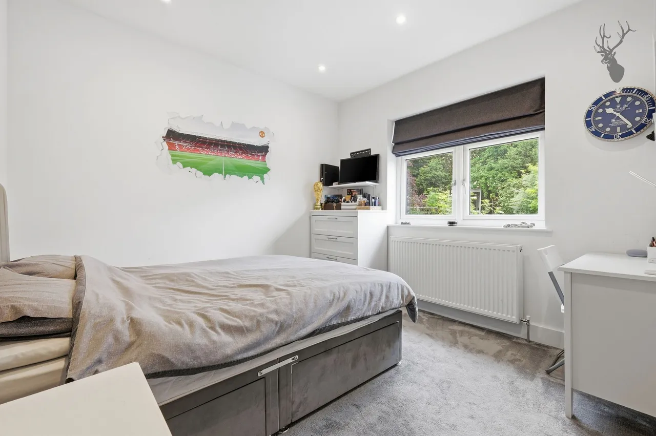 Graylands, Theydon Bois, CM16, photo 18