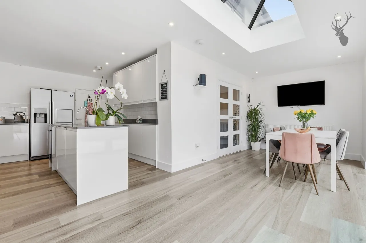Graylands, Theydon Bois, CM16, photo 2