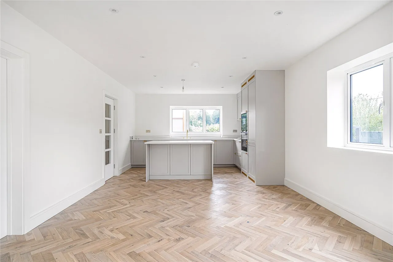 High Street, Haslemere, GU27, photo 6