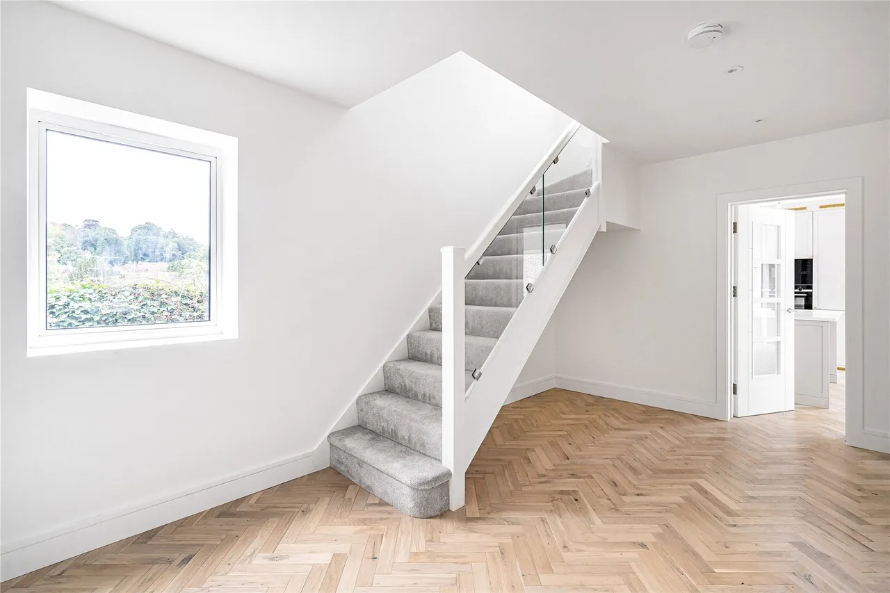 High Street, Haslemere, GU27, photo 8