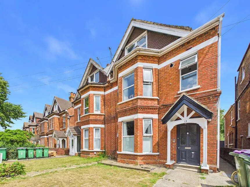 2 bed flat for sale — Beachborough Road, Kent, CT19