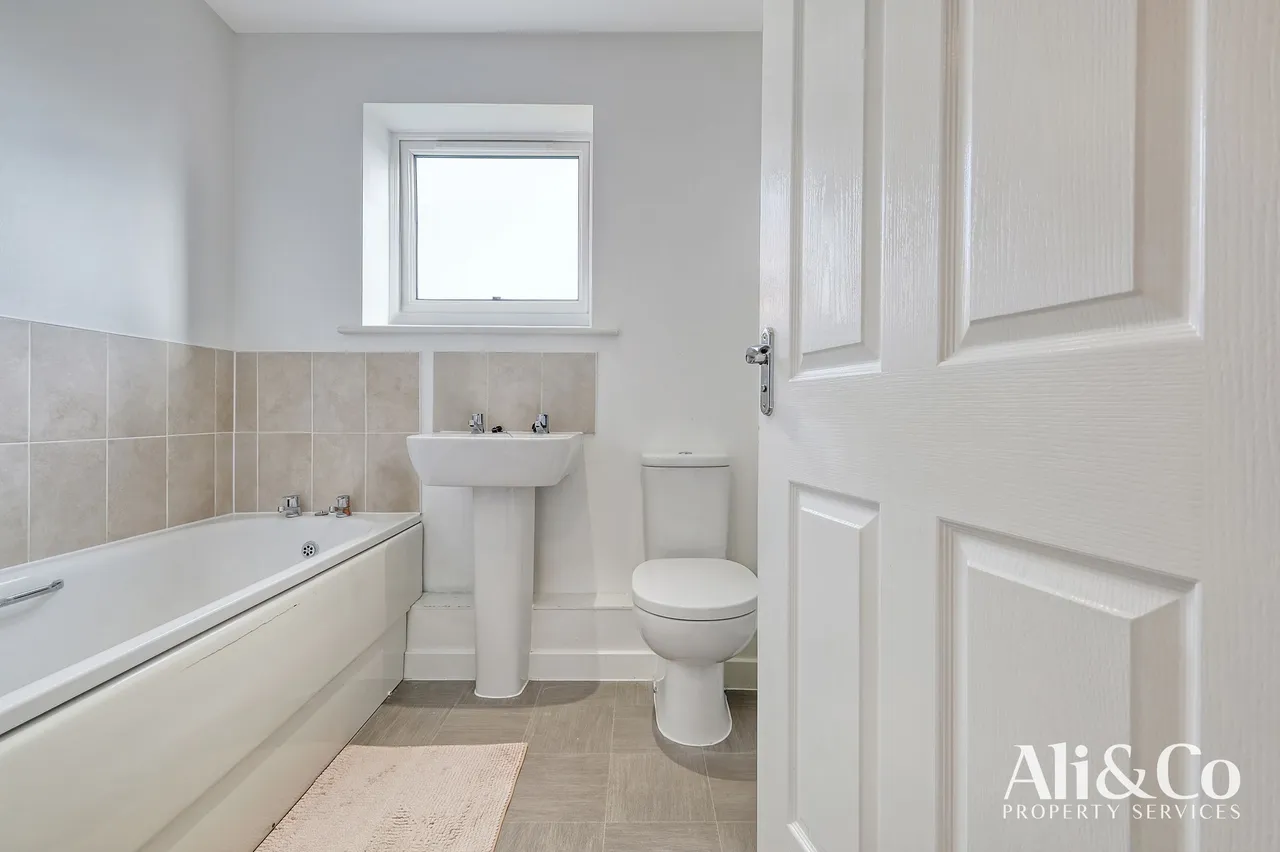 Malthouse Drive, Grays, Essex, RM17 5FG, photo 9