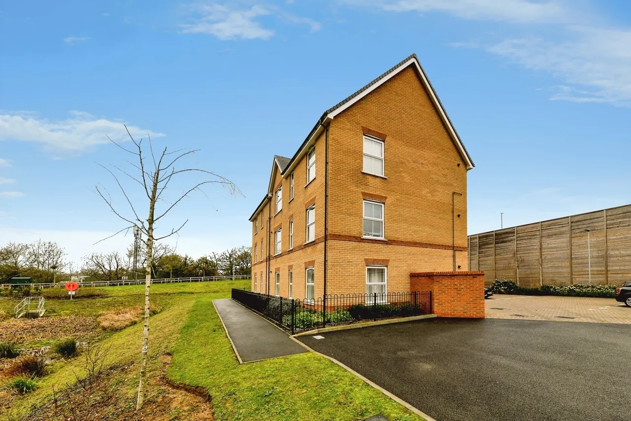 Porthcawl Close, Stevenage, Hertfordshire, SG1, photo 17