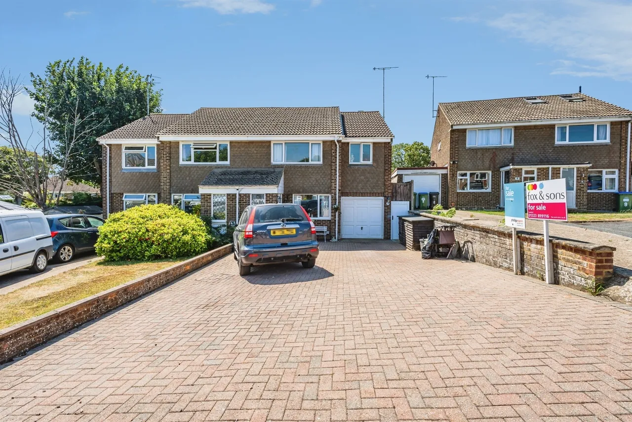 3 bed house for sale — Monarch Gardens, Seaford