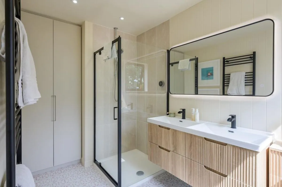 The Grove, Chelworth, SN16, photo 17