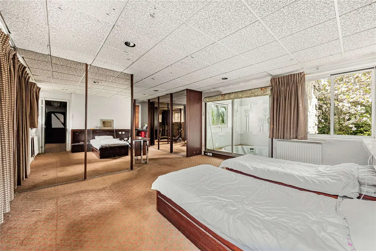 Hall Place Lane, Burchetts Green, Maidenhead, Berkshire, SL6 6QY, photo 11