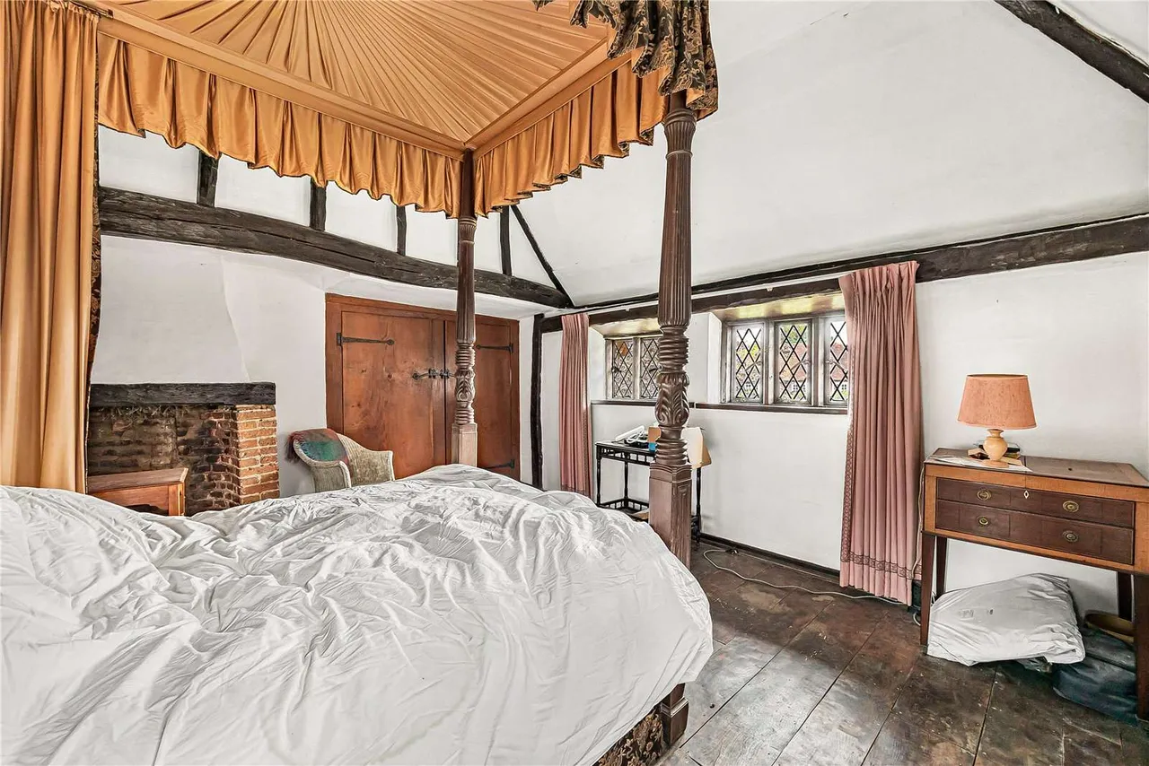 Hall Place Lane, Burchetts Green, Maidenhead, Berkshire, SL6 6QY, photo 10