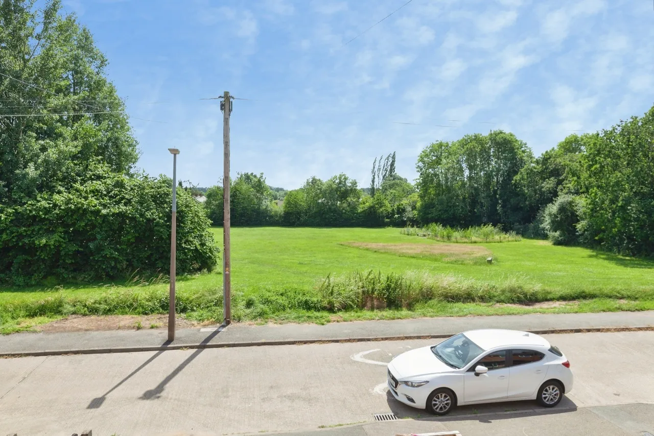 Featherstone Drive, Leicester, LE2, photo 9