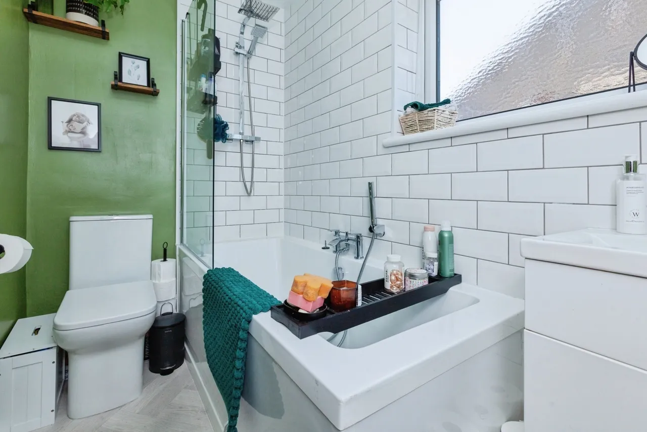 Featherstone Drive, Leicester, LE2, photo 12