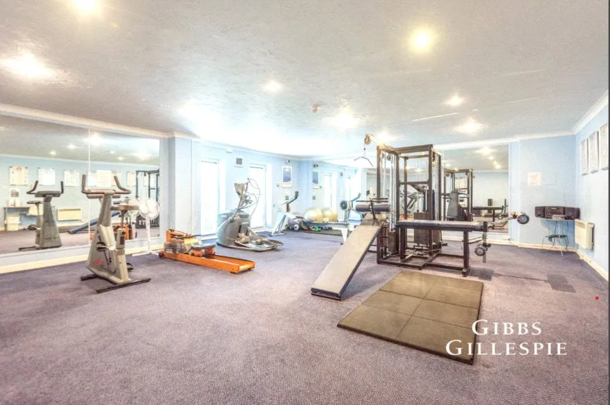 Pembroke Road, Ruislip, HA4, photo 10