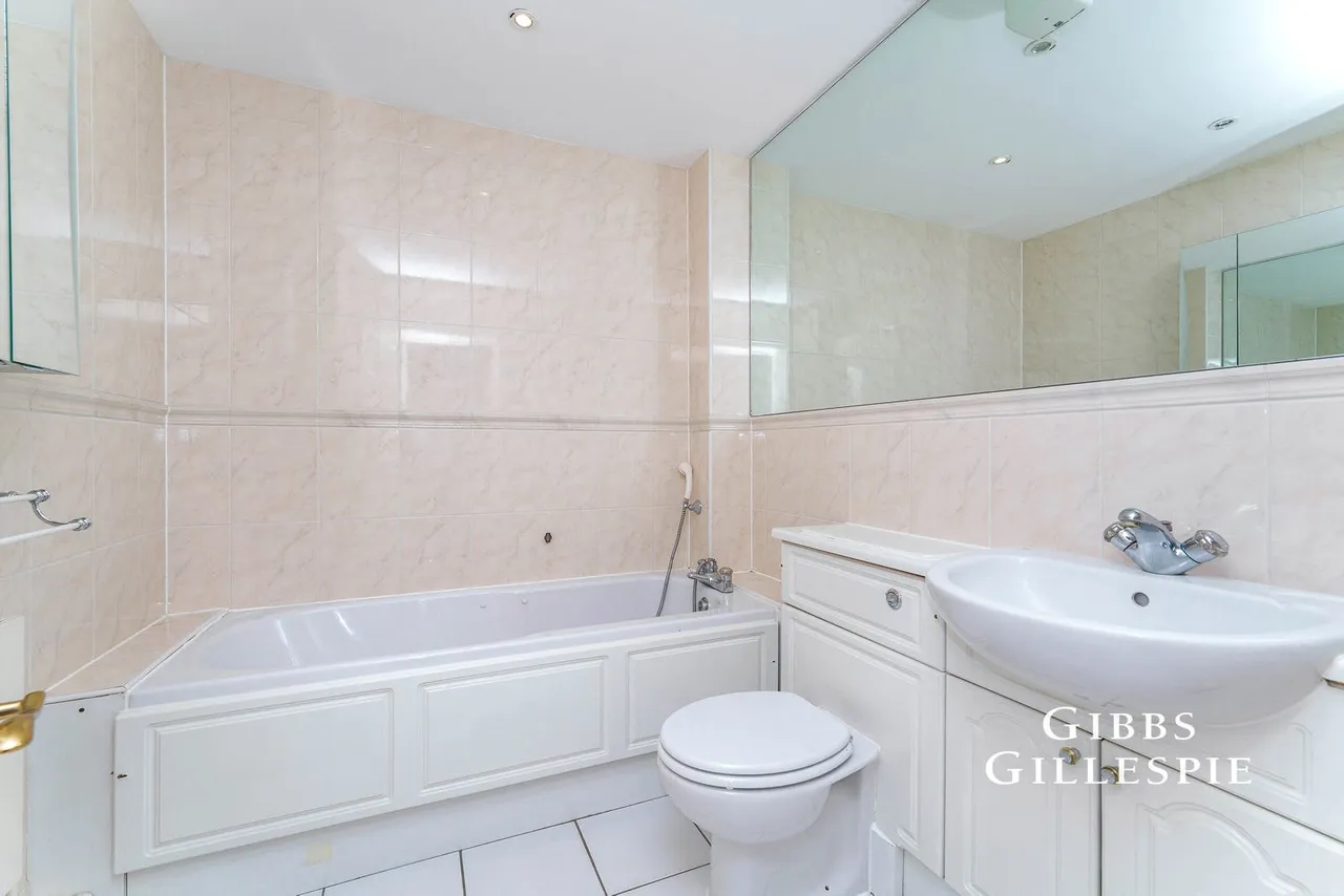 Pembroke Road, Ruislip, HA4, photo 8