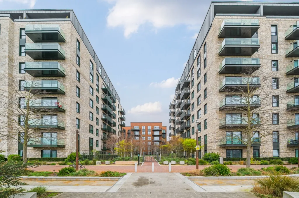 flat for sale, Greenleaf Walk, Southall, UB1