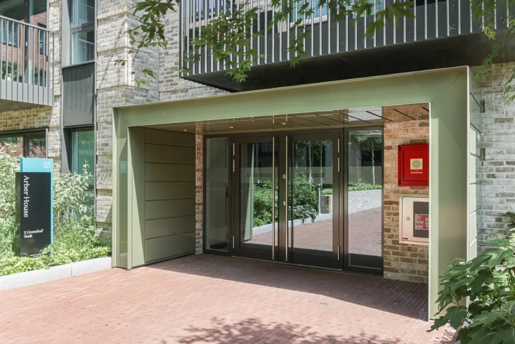 Greenleaf Walk, Southall, UB1, photo 15