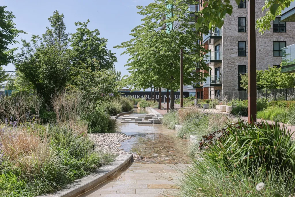 Greenleaf Walk, Southall, UB1, photo 14