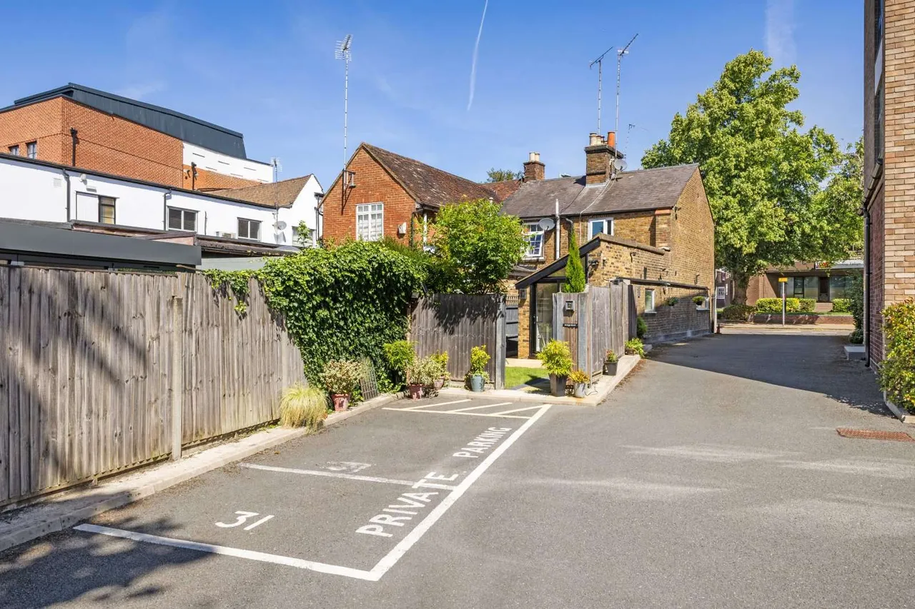 High Street, Rickmansworth, Hertfordshire, WD3 1EF, photo 9