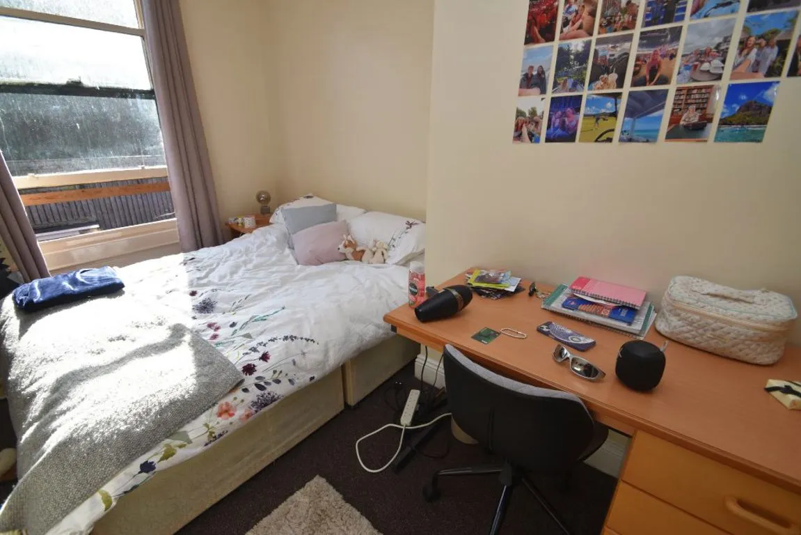 The Avenue, DH1, photo 6