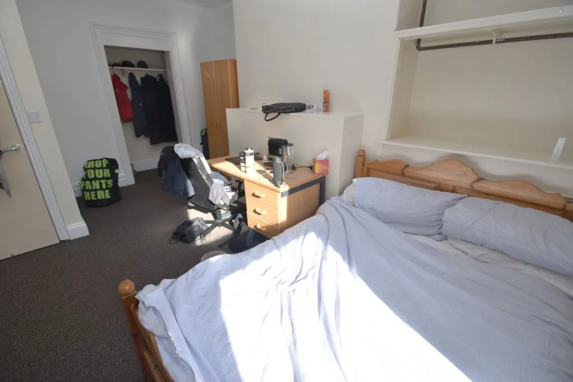 The Avenue, DH1, photo 8