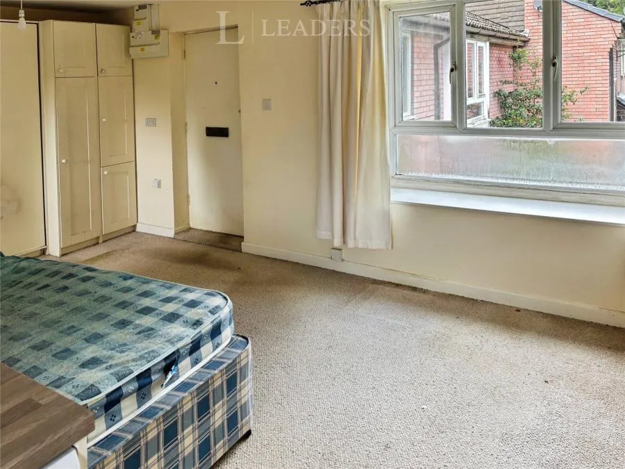 Webburn Gardens, West End, SO18, photo 4