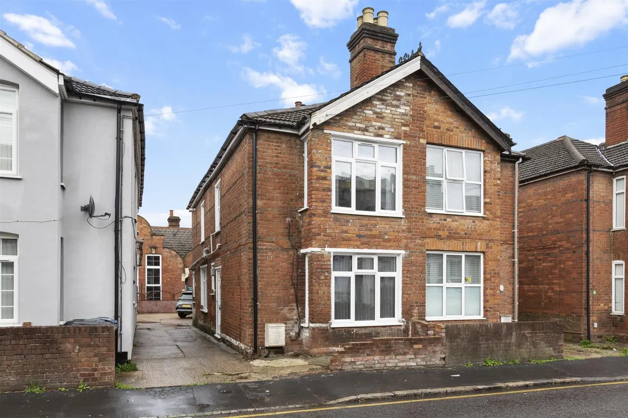 4 bed house for sale, Green Street, High Wycombe, HP11