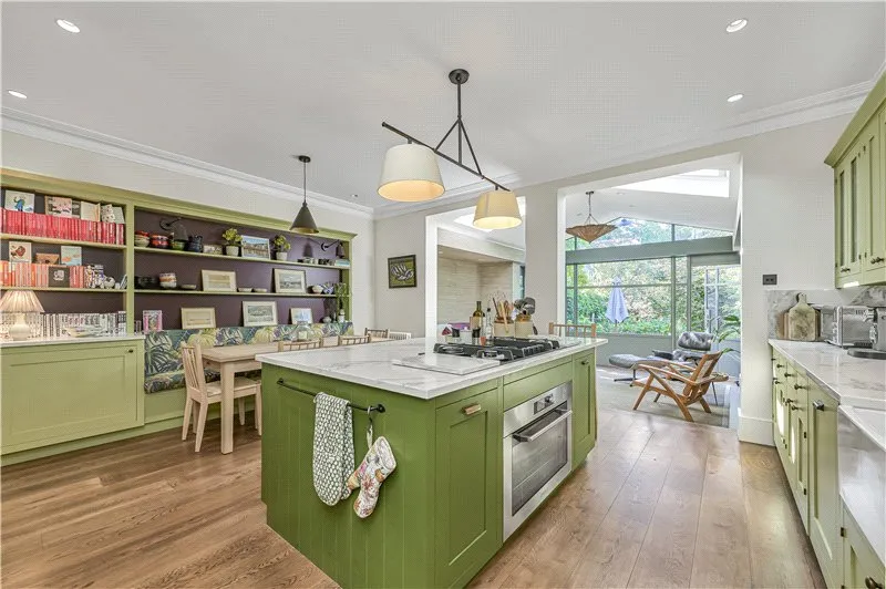 6 bed house to rent — Melville Road, London, SW13