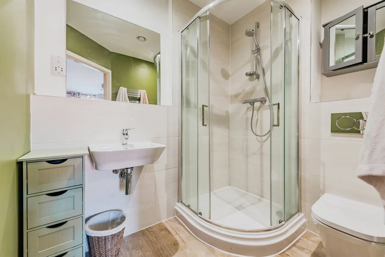 Marketfield Way, Redhill, RH1, photo 8