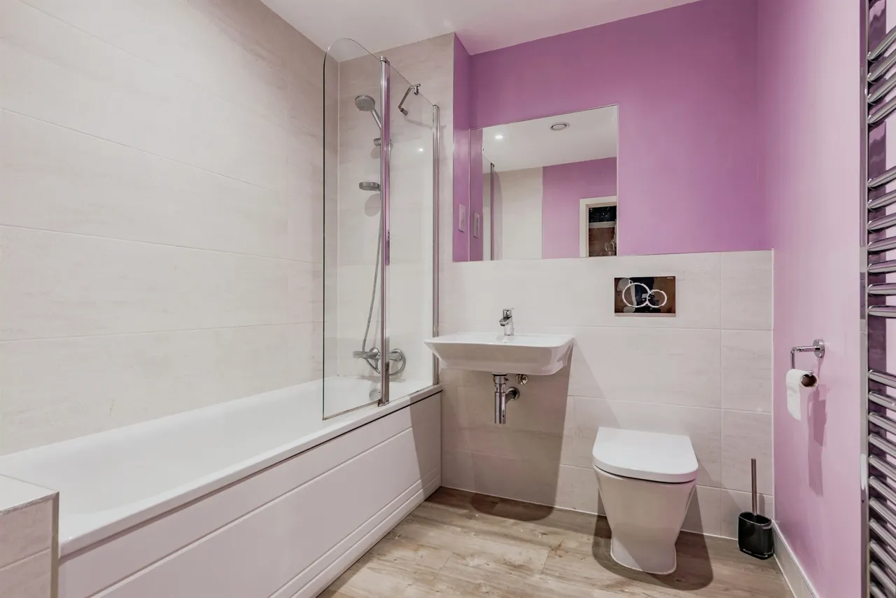 Marketfield Way, Redhill, RH1, photo 10