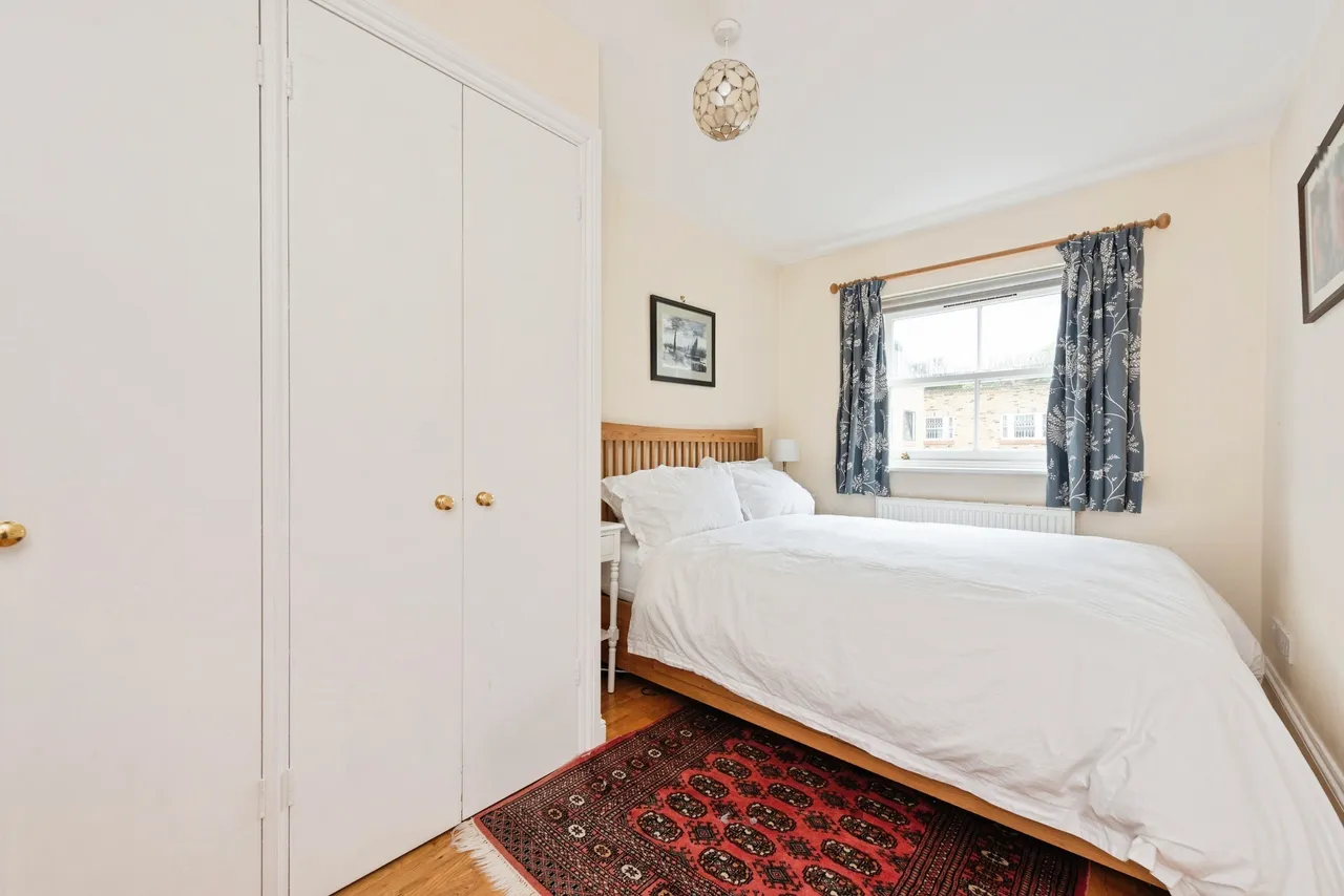Roehampton Lane, London, SW15, photo 5
