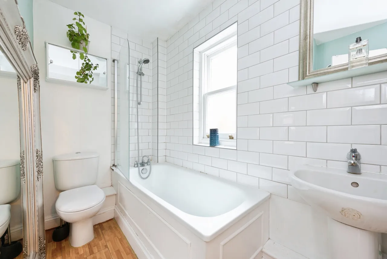 Roehampton Lane, London, SW15, photo 10