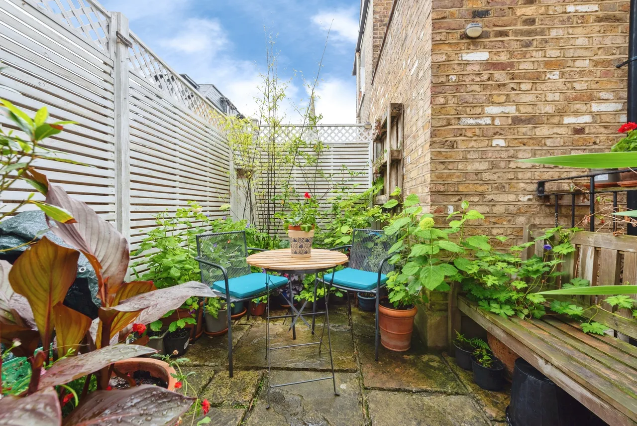 Roehampton Lane, London, SW15, photo 8