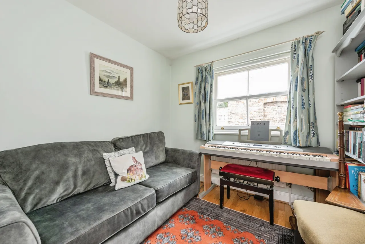 Roehampton Lane, London, SW15, photo 7