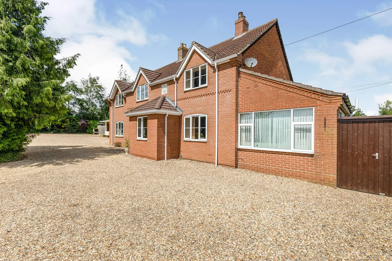 Hingham Road, Hackford, Wymondham, Norfolk, NR18, photo 10