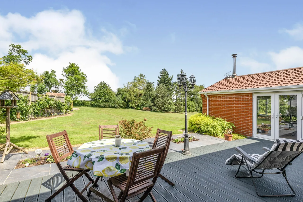 Hingham Road, Hackford, Wymondham, Norfolk, NR18, photo 2