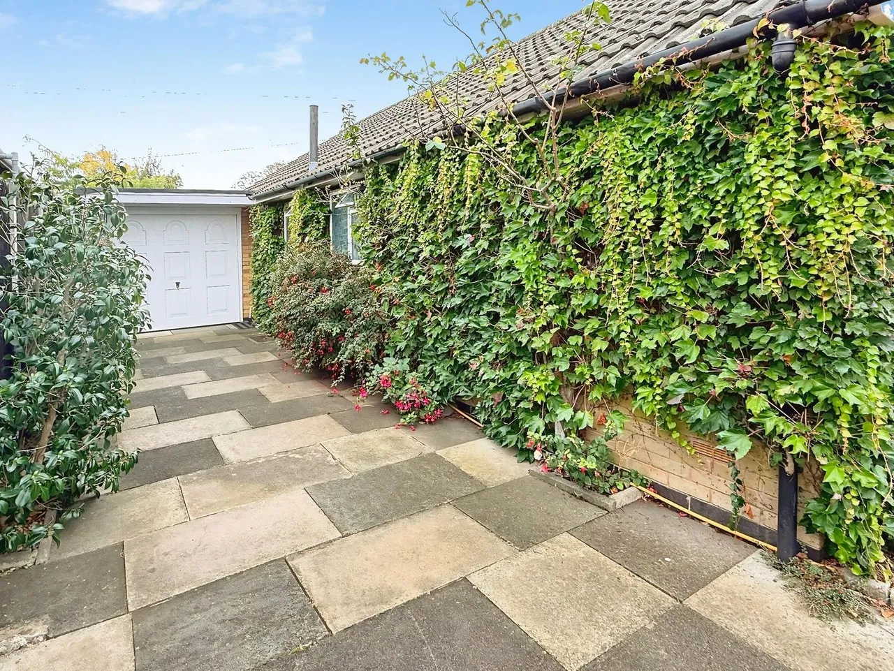 Coombe Place, Oadby, LE2, photo 28
