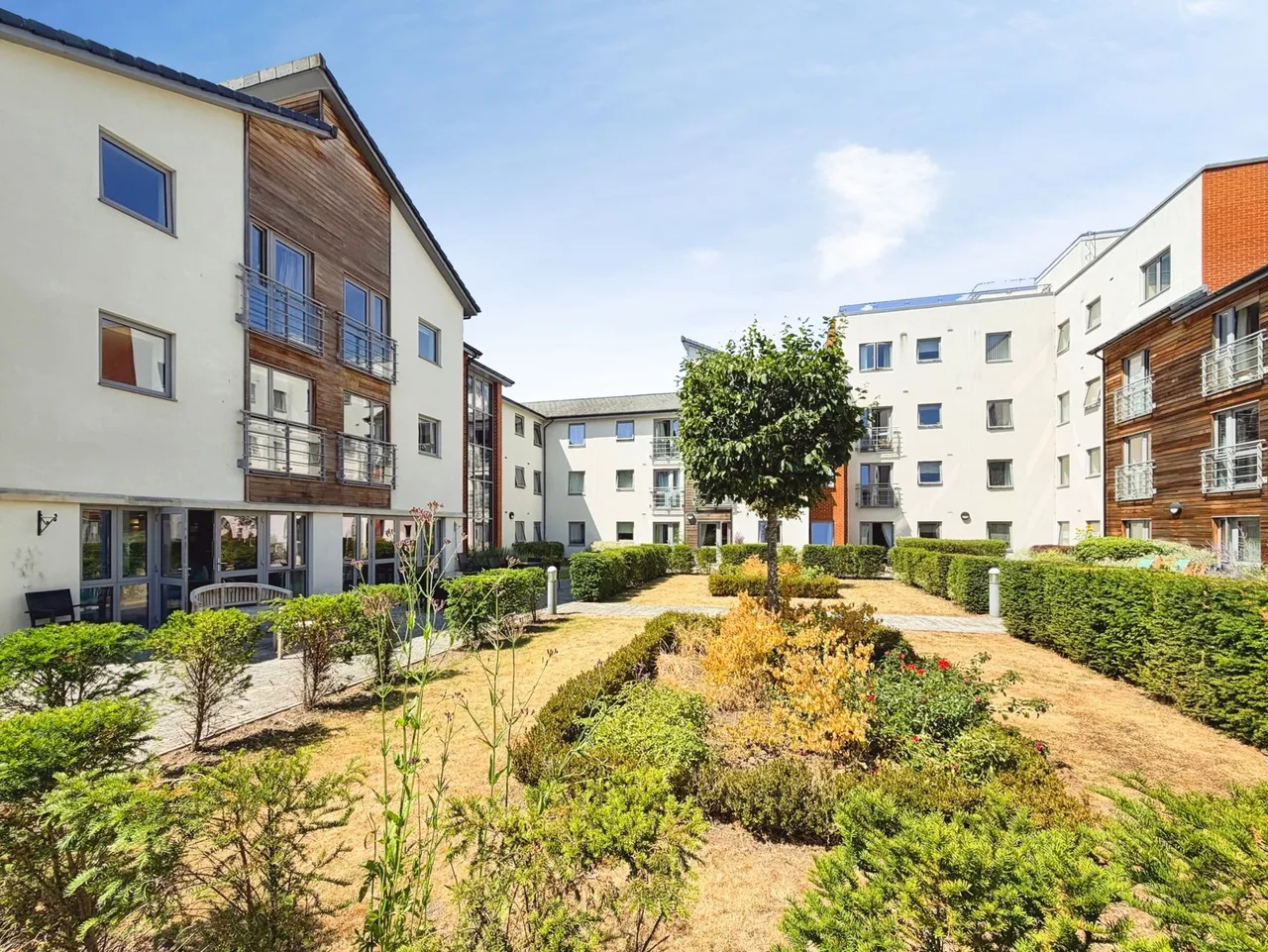 2 bed flat for sale — Kings Place, Fleet, Hampshire, GU51 3FS
