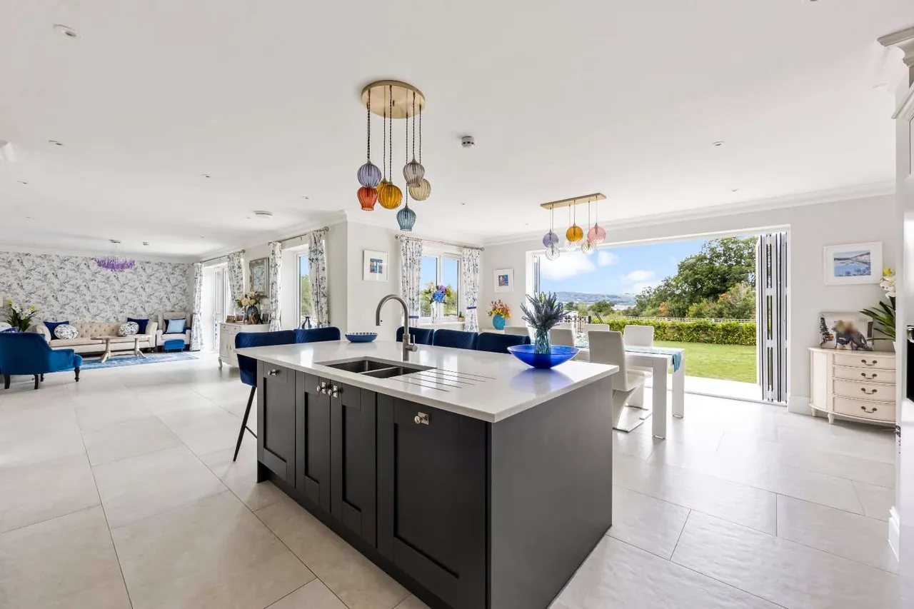 Greenlands Place, Burgess Hill, West Sussex, RH15 0AJ, photo 2