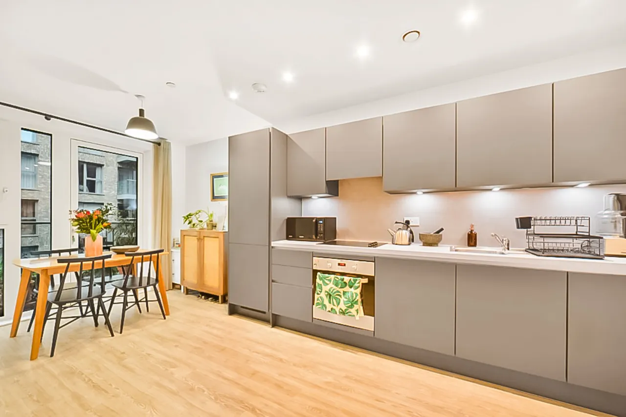 5 St Pier Court, 20 Thunderer Street, London, photo 2
