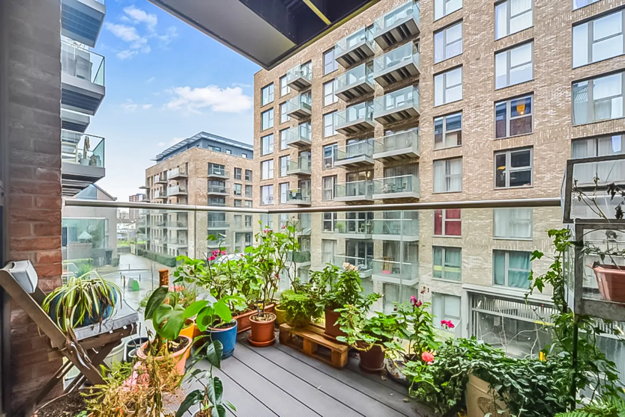 5 St Pier Court, 20 Thunderer Street, London, photo 9