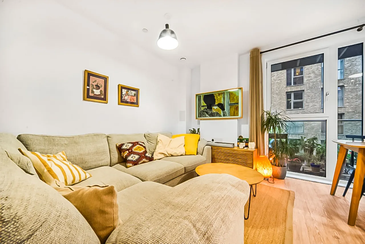 5 St Pier Court, 20 Thunderer Street, London, photo 7