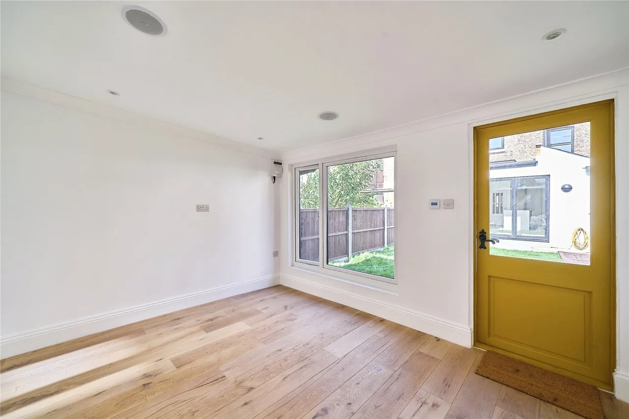 Leasowes Road, London, E10, photo 14