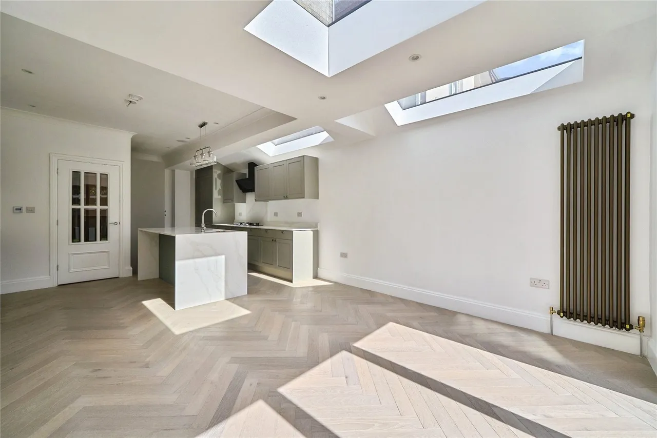 Leasowes Road, London, E10, photo 12