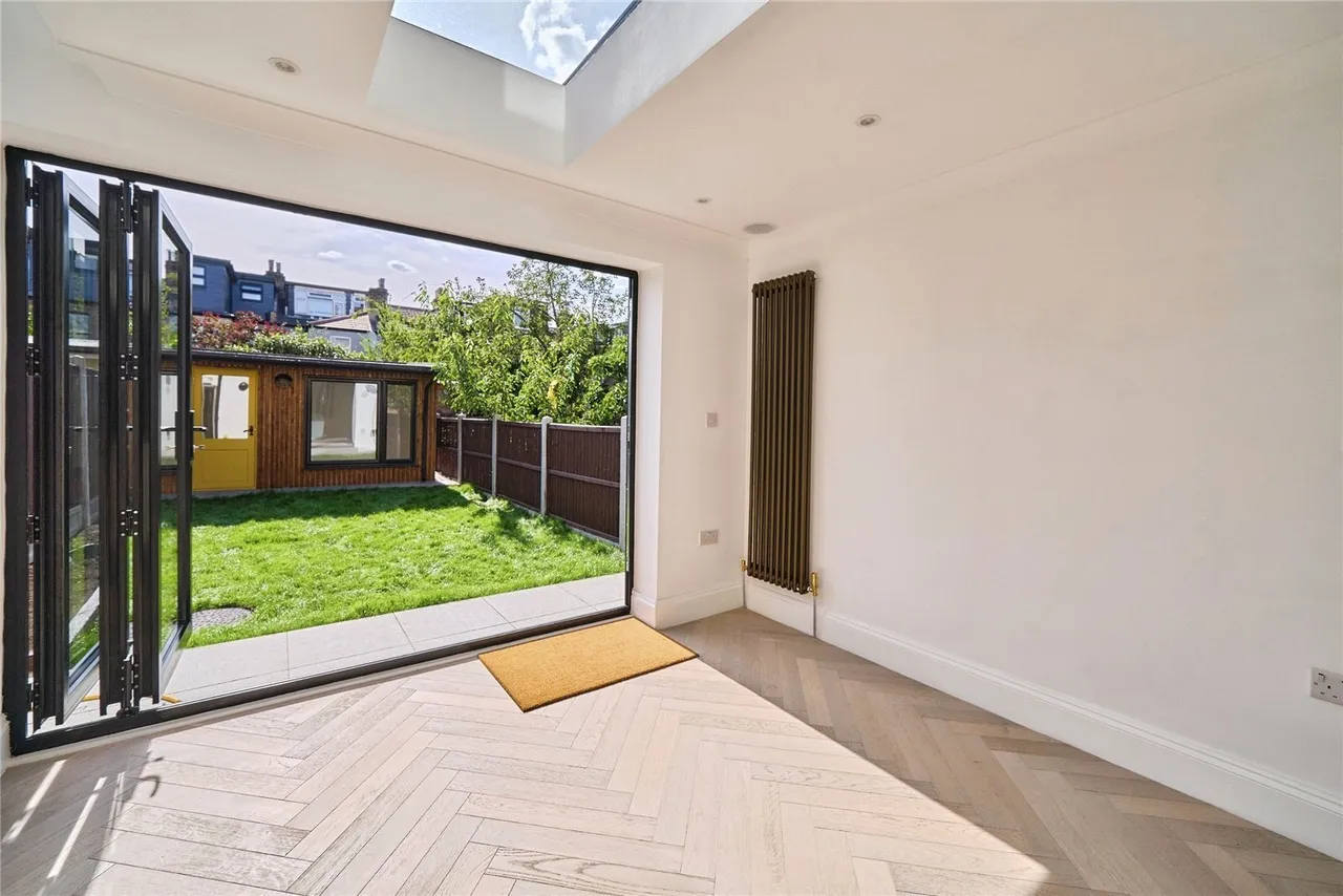 Leasowes Road, London, E10, photo 20