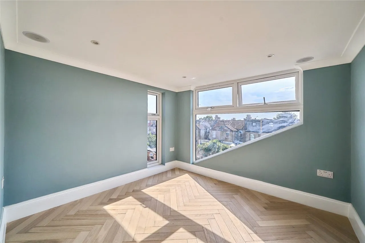 Leasowes Road, London, E10, photo 28
