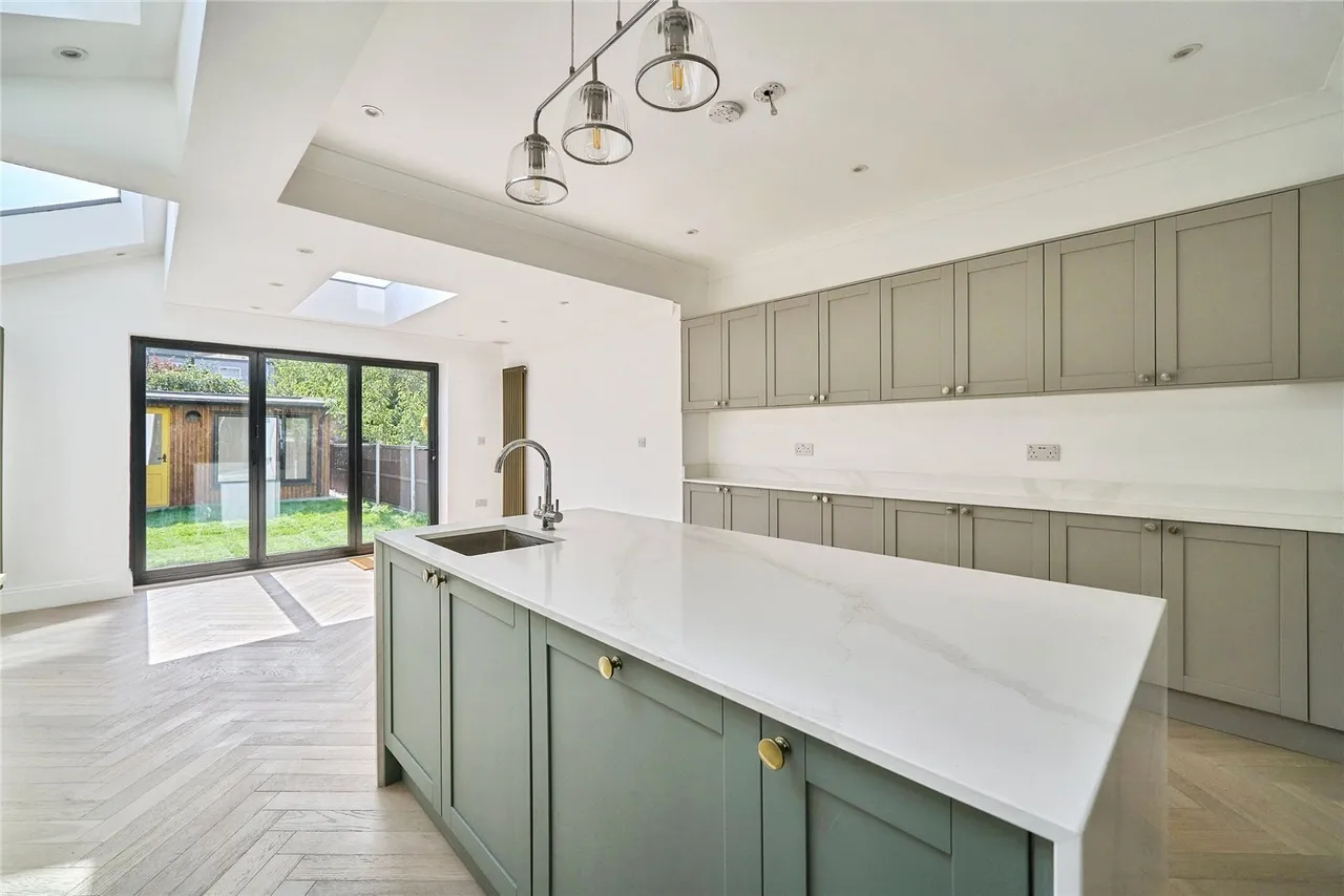 Leasowes Road, London, E10, photo 8