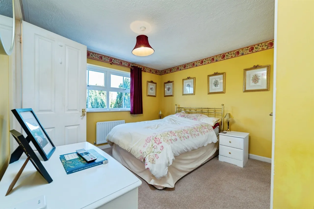 Plumpton Close, Chippenham, photo 9