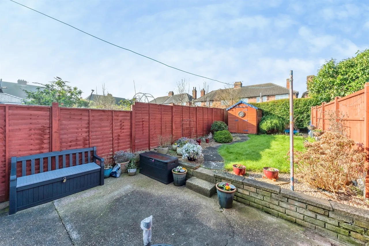 2 bed house for sale, Cowes Road, Grantham, NG31